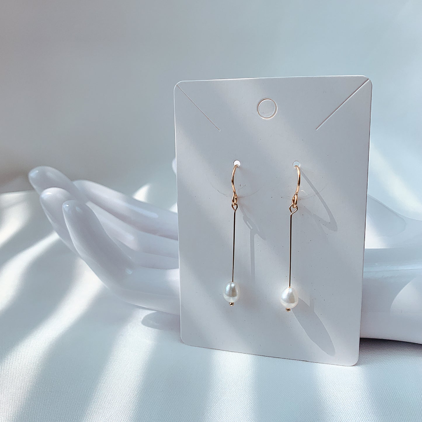 Lily Pearl Earrings